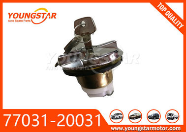 77031-60019 69058-87403 69058-60071 Otomobil Motor Parçaları Toyota 77031-20031 Kilitli Yakıt Deposu Kapağı